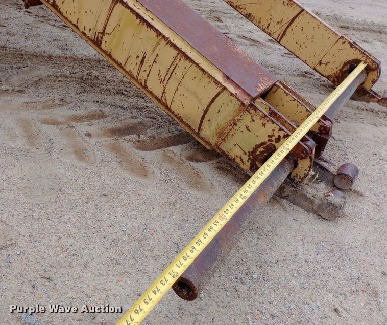 image for item NU9861 1980 Caterpillar  D7G LGP cable plow