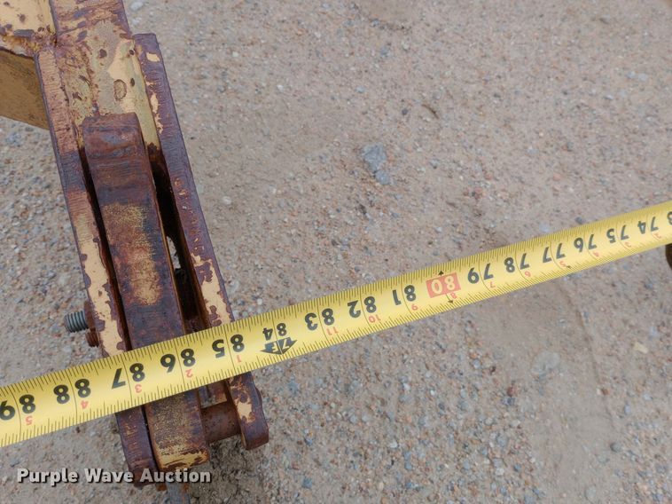 image for item NU9861 1980 Caterpillar  D7G LGP cable plow