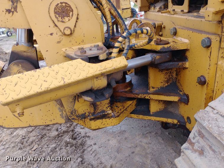 image for item NU9861 1980 Caterpillar  D7G LGP cable plow