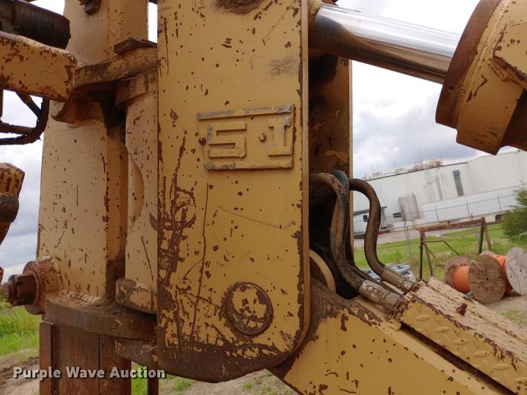 image for item NU9861 1980 Caterpillar  D7G LGP cable plow