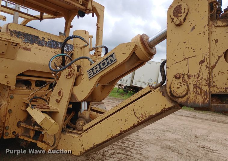 image for item NU9861 1980 Caterpillar  D7G LGP cable plow