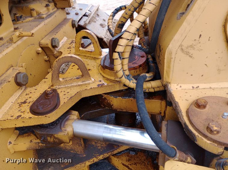 image for item NU9861 1980 Caterpillar  D7G LGP cable plow