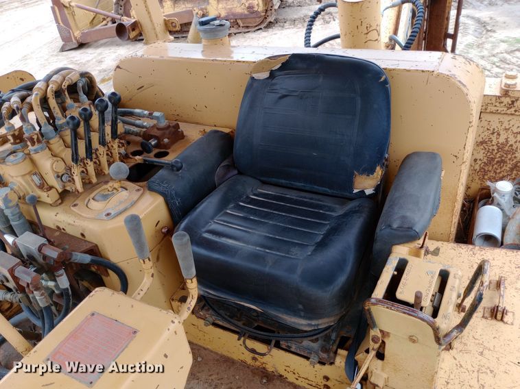 image for item NU9861 1980 Caterpillar  D7G LGP cable plow