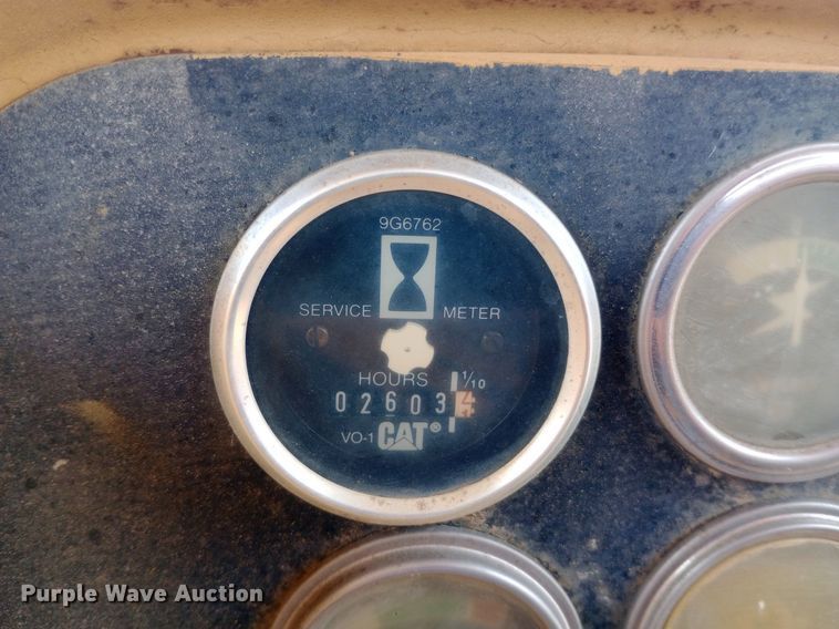 image for item NU9861 1980 Caterpillar  D7G LGP cable plow