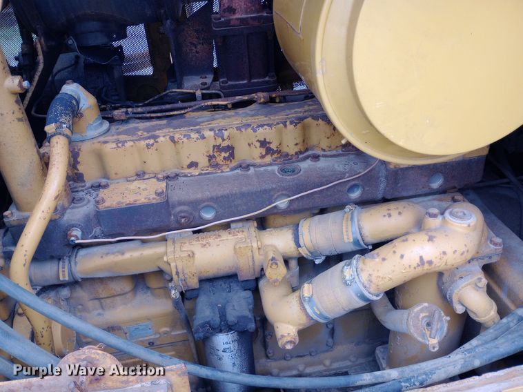 image for item NU9861 1980 Caterpillar  D7G LGP cable plow