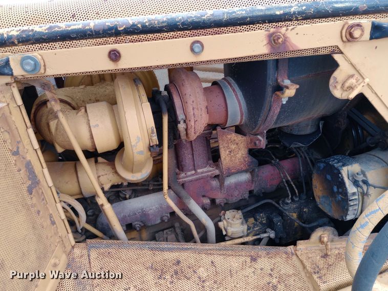 image for item NU9861 1980 Caterpillar  D7G LGP cable plow