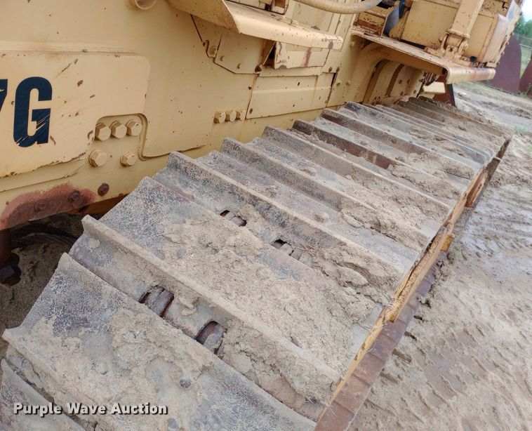 image for item NU9861 1980 Caterpillar  D7G LGP cable plow