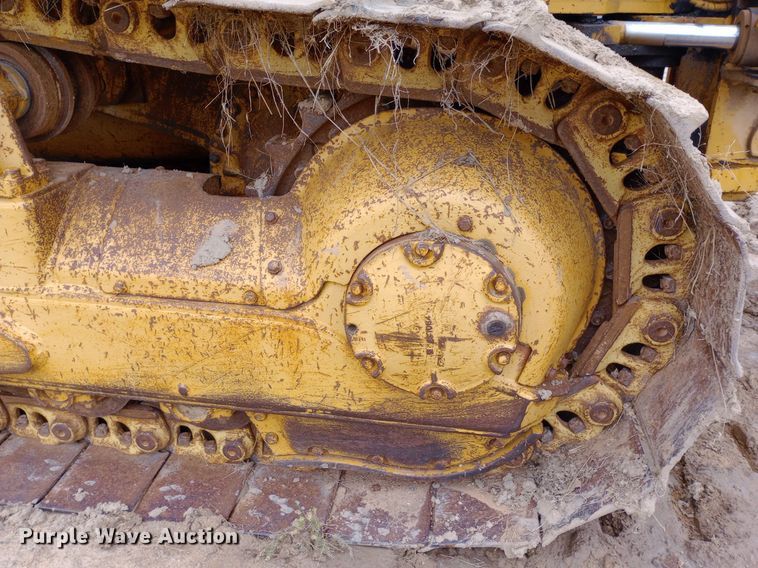 image for item NU9861 1980 Caterpillar  D7G LGP cable plow