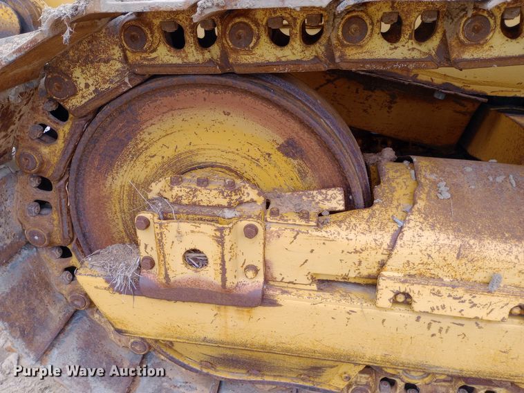 image for item NU9861 1980 Caterpillar  D7G LGP cable plow
