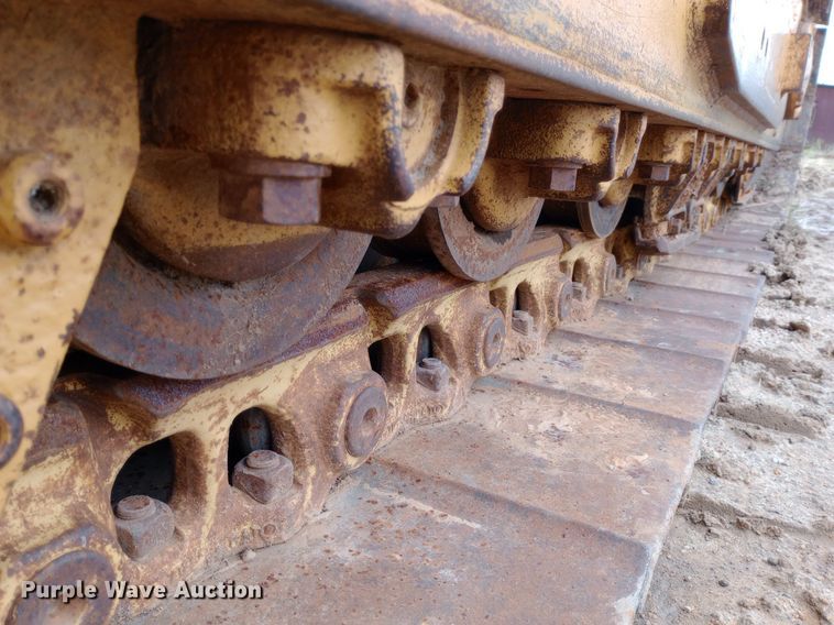 image for item NU9861 1980 Caterpillar  D7G LGP cable plow