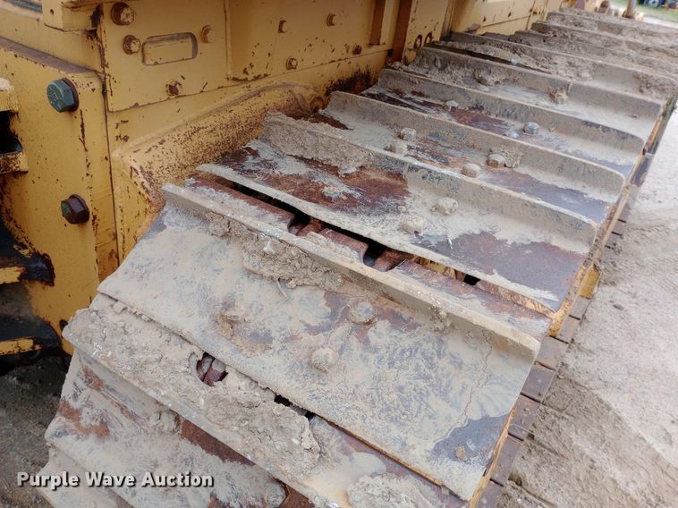 image for item NU9861 1980 Caterpillar  D7G LGP cable plow