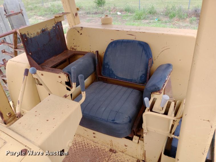 image for item NU9862 1975 Caterpillar D7F dozer