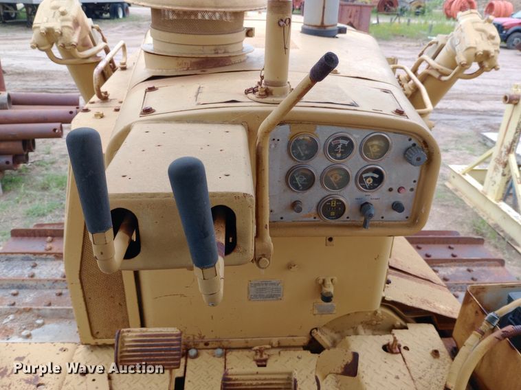 image for item NU9862 1975 Caterpillar D7F dozer