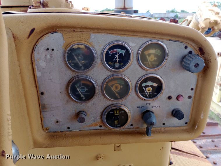 image for item NU9862 1975 Caterpillar D7F dozer