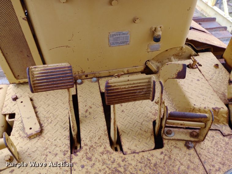 image for item NU9862 1975 Caterpillar D7F dozer
