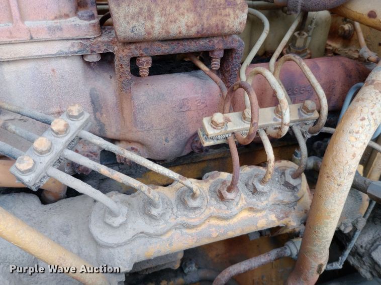 image for item NU9862 1975 Caterpillar D7F dozer