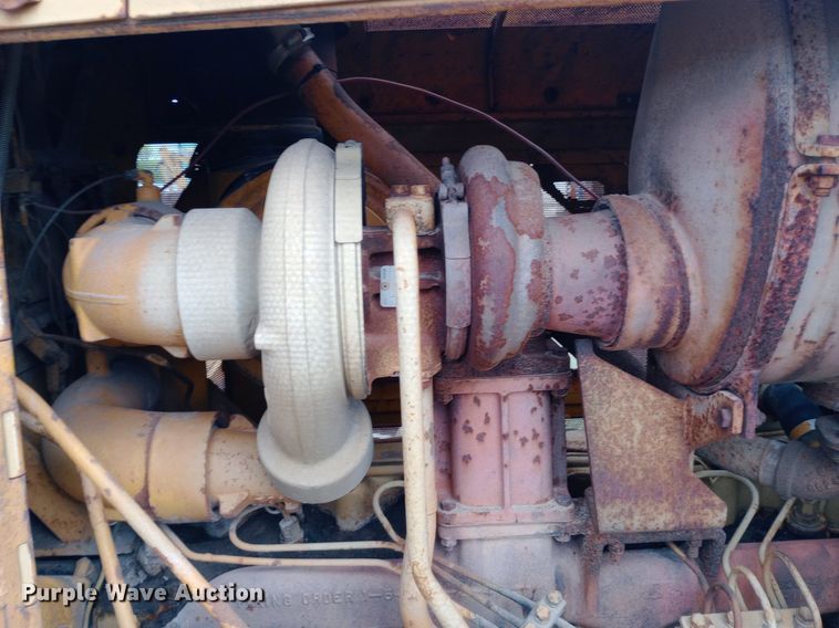 image for item NU9862 1975 Caterpillar D7F dozer