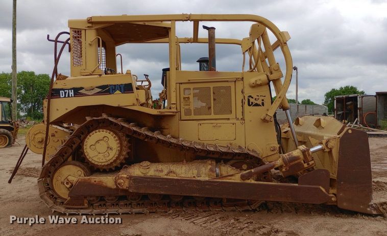 image for item NU9863 Caterpillar  D7H dozer