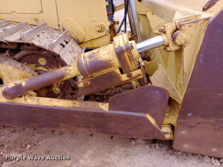 image for item NU9863 Caterpillar  D7H dozer