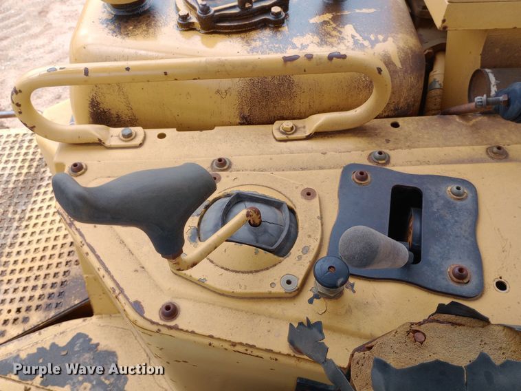 image for item NU9863 Caterpillar  D7H dozer