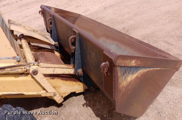 image for item NU9865 Ford 555C backhoe