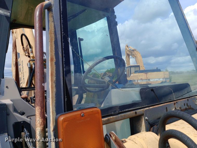 image for item NU9865 Ford 555C backhoe