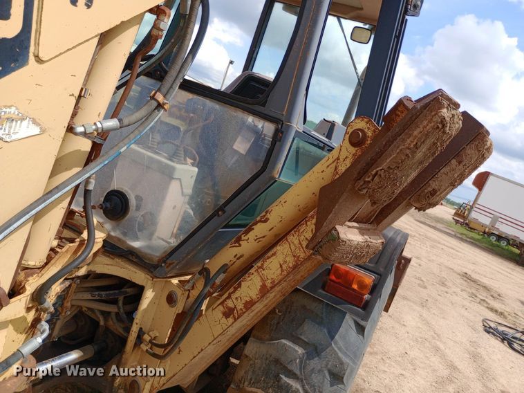 image for item NU9865 Ford 555C backhoe