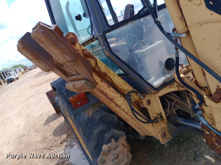 image for item NU9865 Ford 555C backhoe