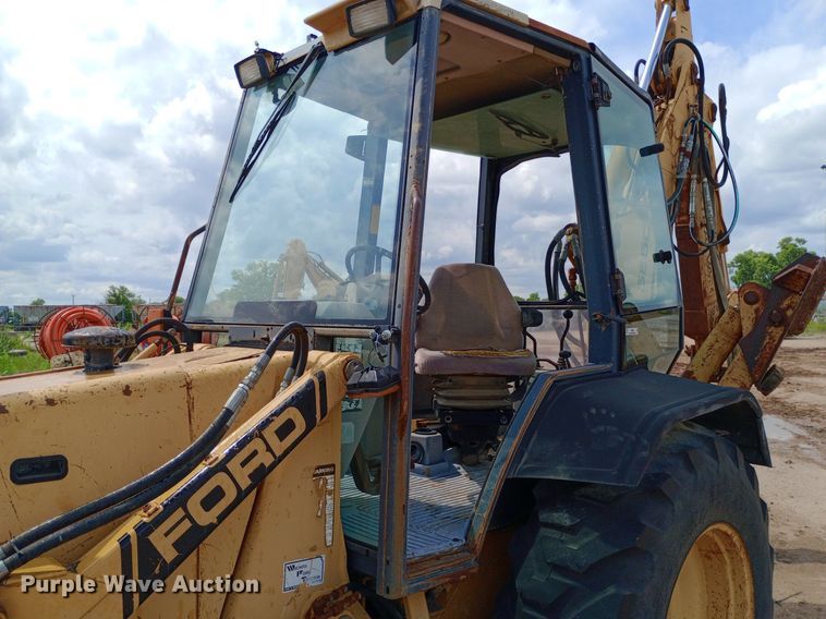 image for item NU9865 Ford 555C backhoe