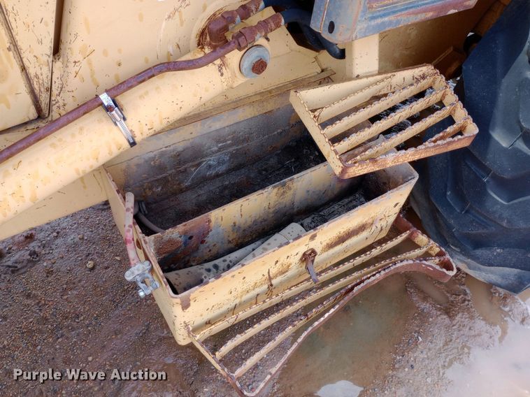 image for item NU9865 Ford 555C backhoe