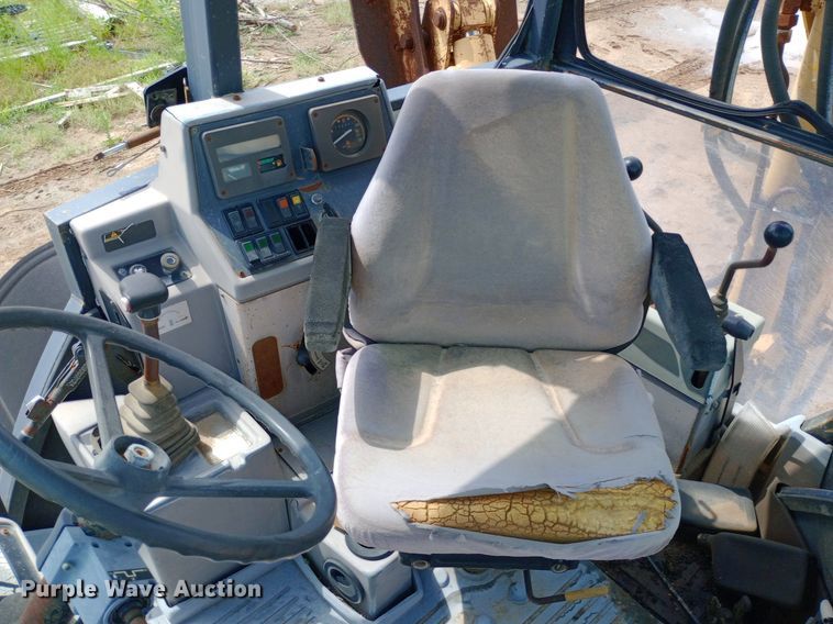 image for item NU9865 Ford 555C backhoe