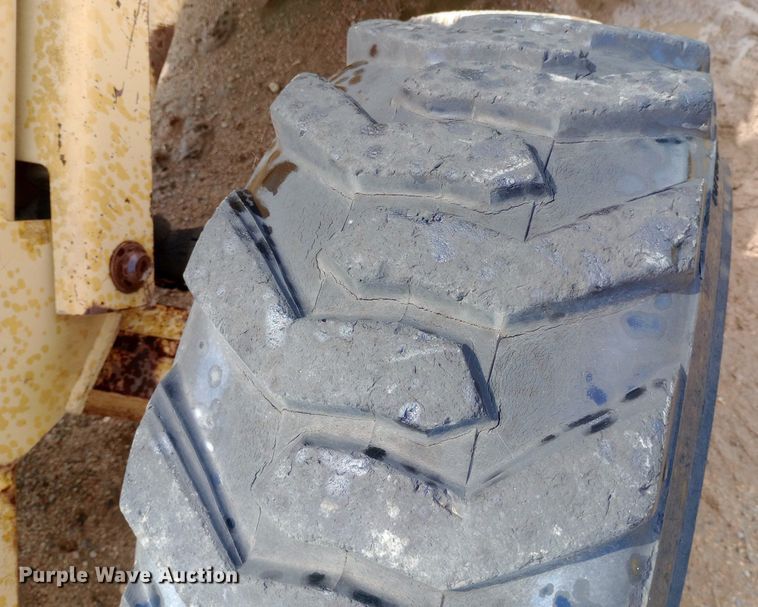 image for item NU9865 Ford 555C backhoe