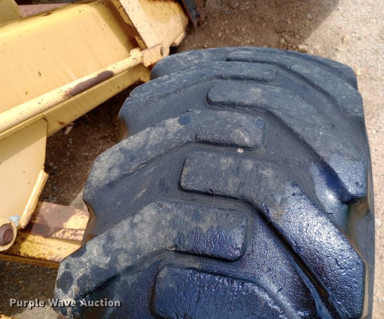 image for item NU9865 Ford 555C backhoe