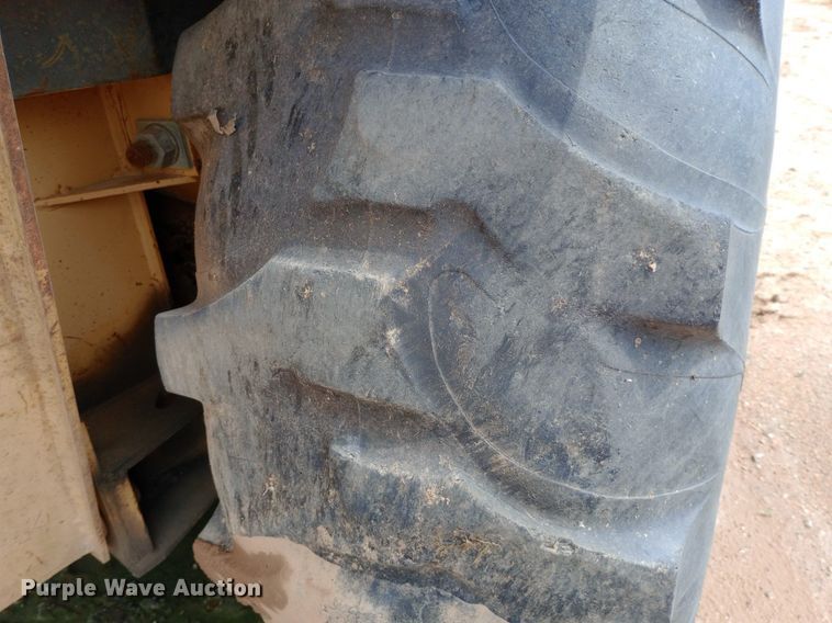 image for item NU9865 Ford 555C backhoe