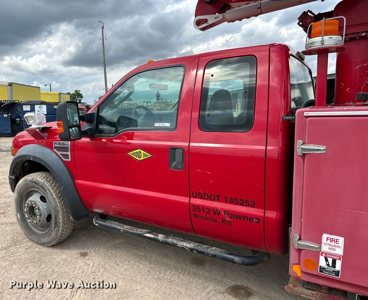 image for item NU9866 2009 Ford F550 Super Duty XL SuperCab bucket truck 