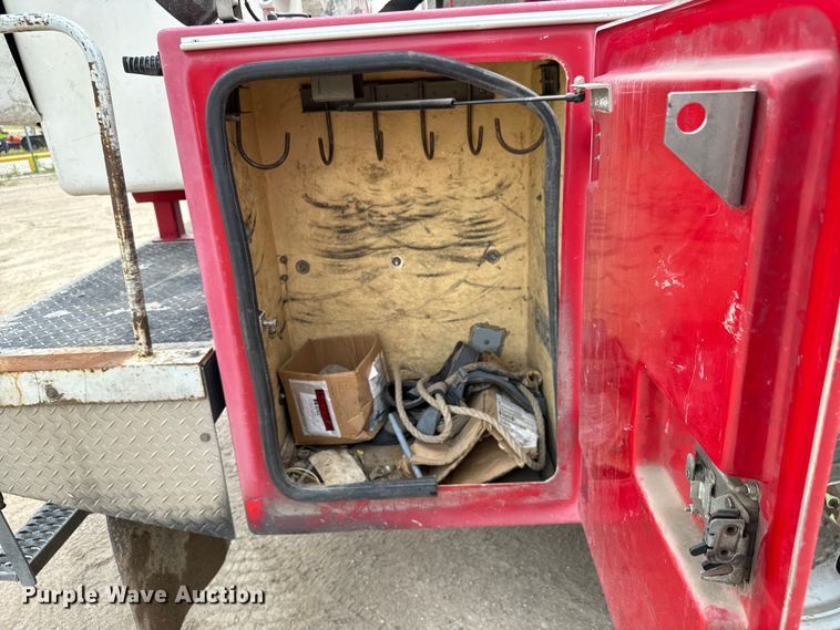 image for item NU9866 2009 Ford F550 Super Duty XL SuperCab bucket truck 