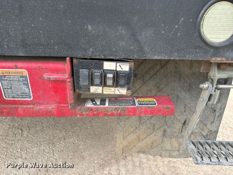 image for item NU9866 2009 Ford F550 Super Duty XL SuperCab bucket truck 