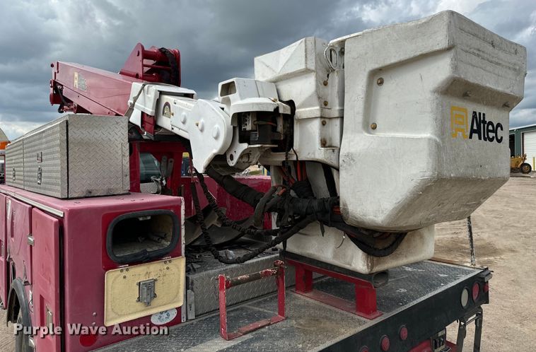 image for item NU9866 2009 Ford F550 Super Duty XL SuperCab bucket truck 