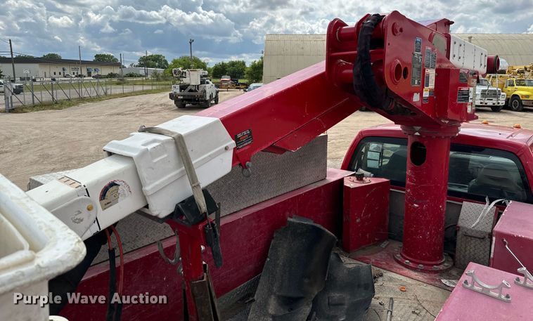 image for item NU9866 2009 Ford F550 Super Duty XL SuperCab bucket truck 