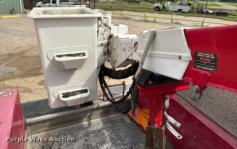 image for item NU9866 2009 Ford F550 Super Duty XL SuperCab bucket truck 