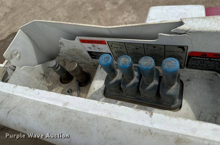 image for item NU9866 2009 Ford F550 Super Duty XL SuperCab bucket truck 