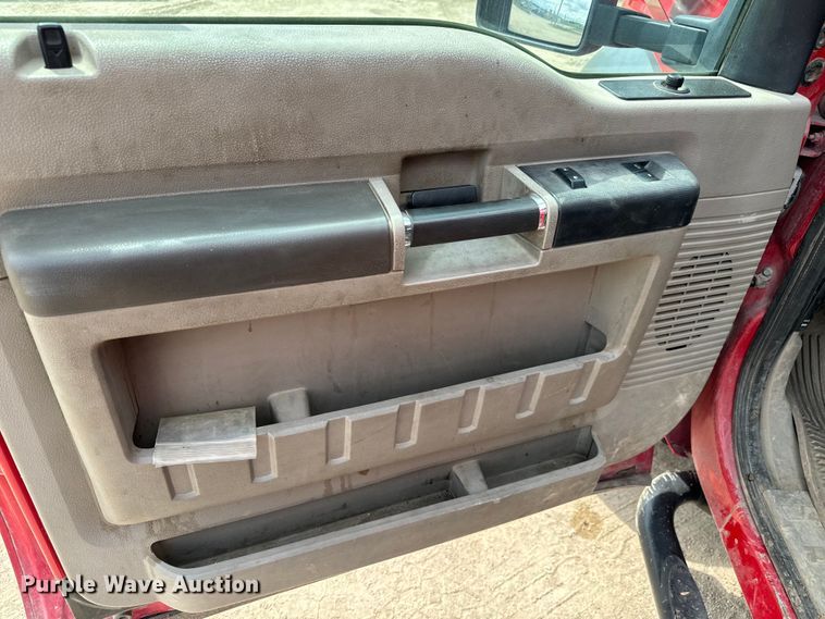 image for item NU9866 2009 Ford F550 Super Duty XL SuperCab bucket truck 