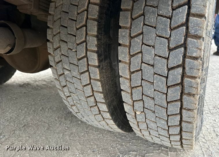 image for item NU9866 2009 Ford F550 Super Duty XL SuperCab bucket truck 