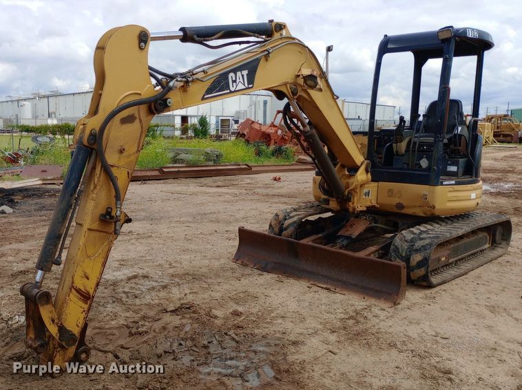 image for item NU9870 2004 Caterpillar  305C CR mini excavator