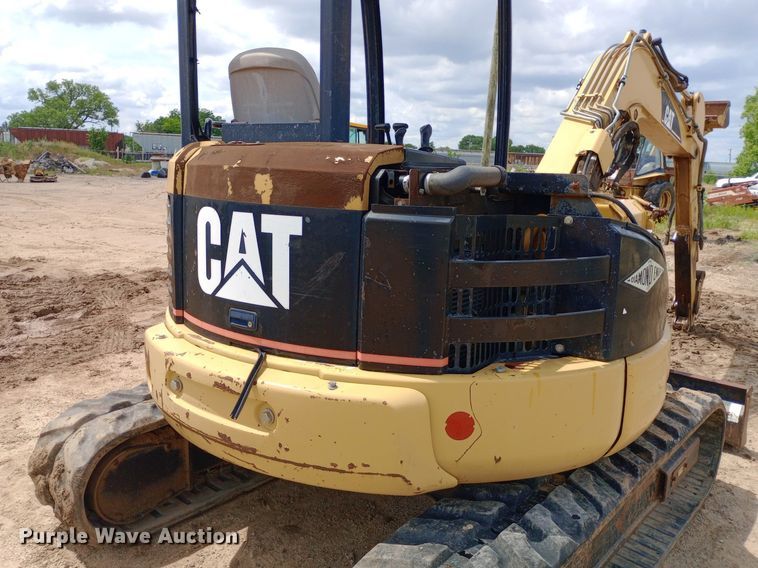 image for item NU9870 2004 Caterpillar  305C CR mini excavator