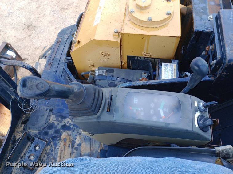 image for item NU9870 2004 Caterpillar  305C CR mini excavator