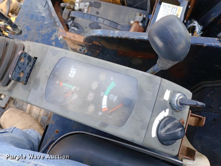 image for item NU9870 2004 Caterpillar  305C CR mini excavator