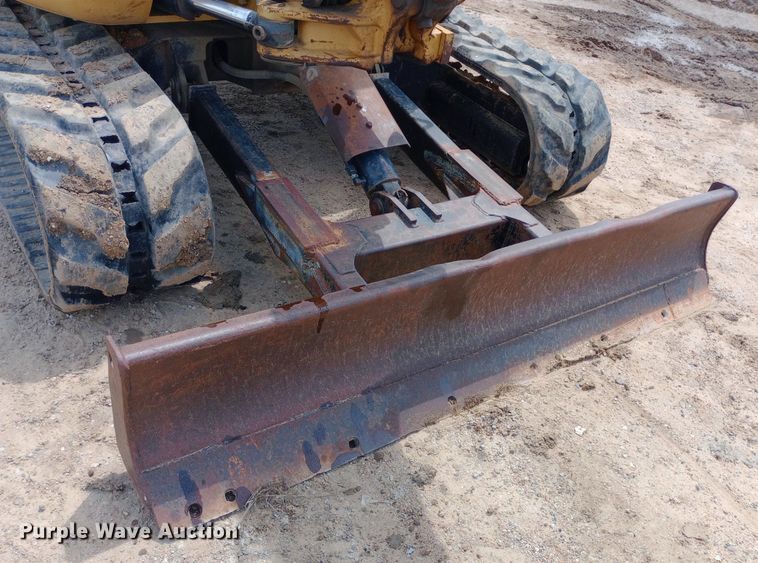 image for item NU9870 2004 Caterpillar  305C CR mini excavator