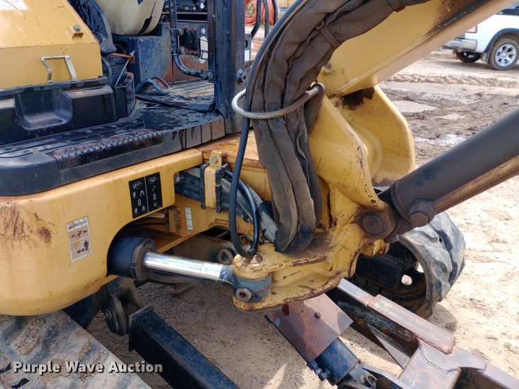 image for item NU9870 2004 Caterpillar  305C CR mini excavator