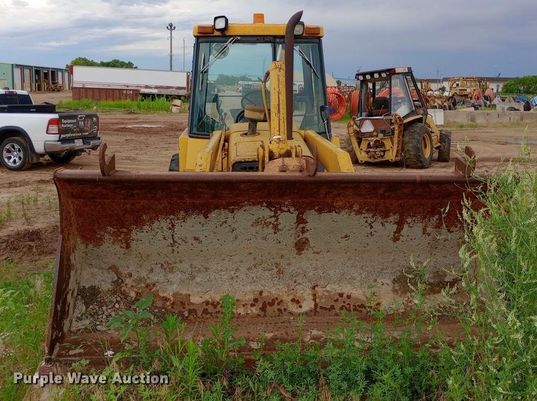 image for item NU9873 1989 John Deere 410C backhoe